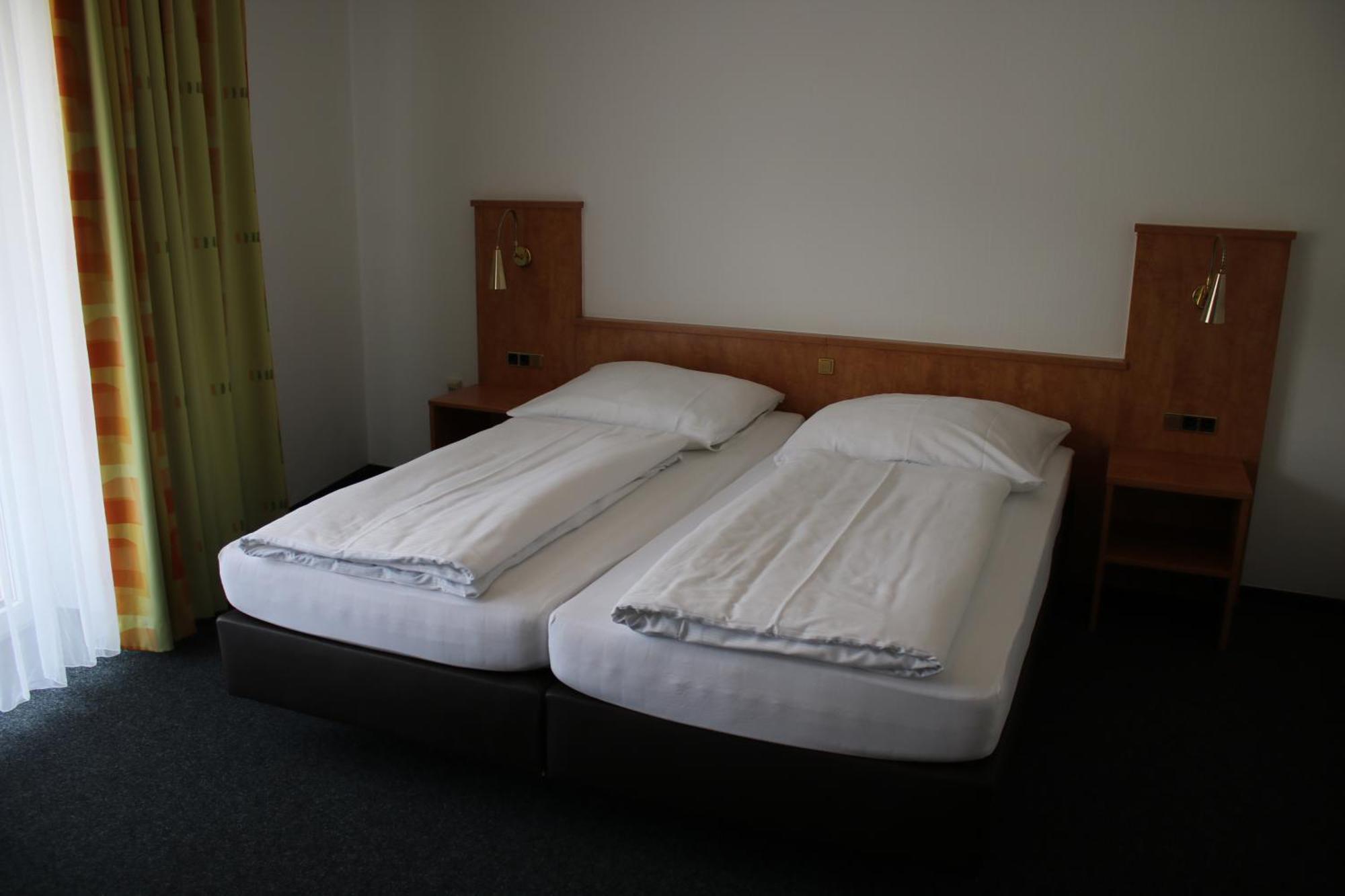 Hotel Zur Post 泰克山麓魏尔海姆 外观 照片